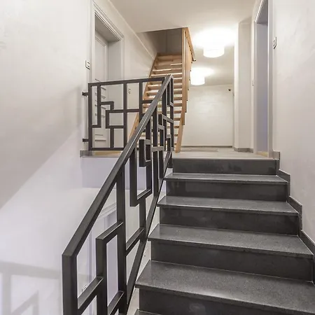 Apartment Hills *