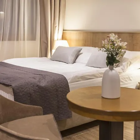 Hills Ζλάτιμπορ