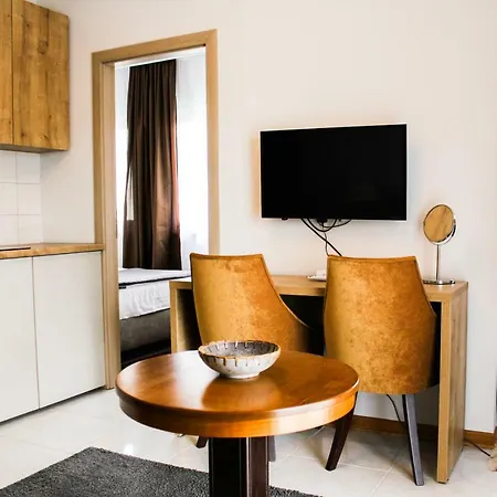 Hills * Ζλάτιμπορ